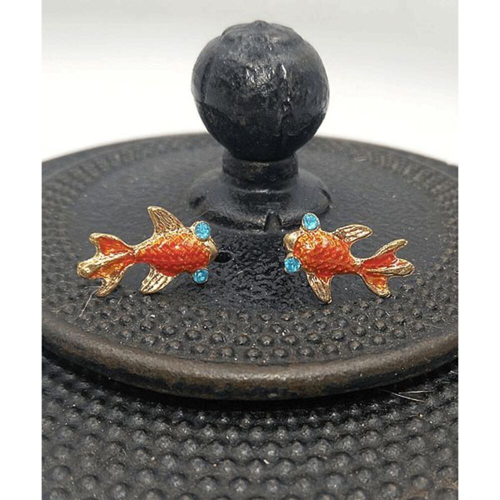  Ladies Fish Earrings - Picture 4 of 5